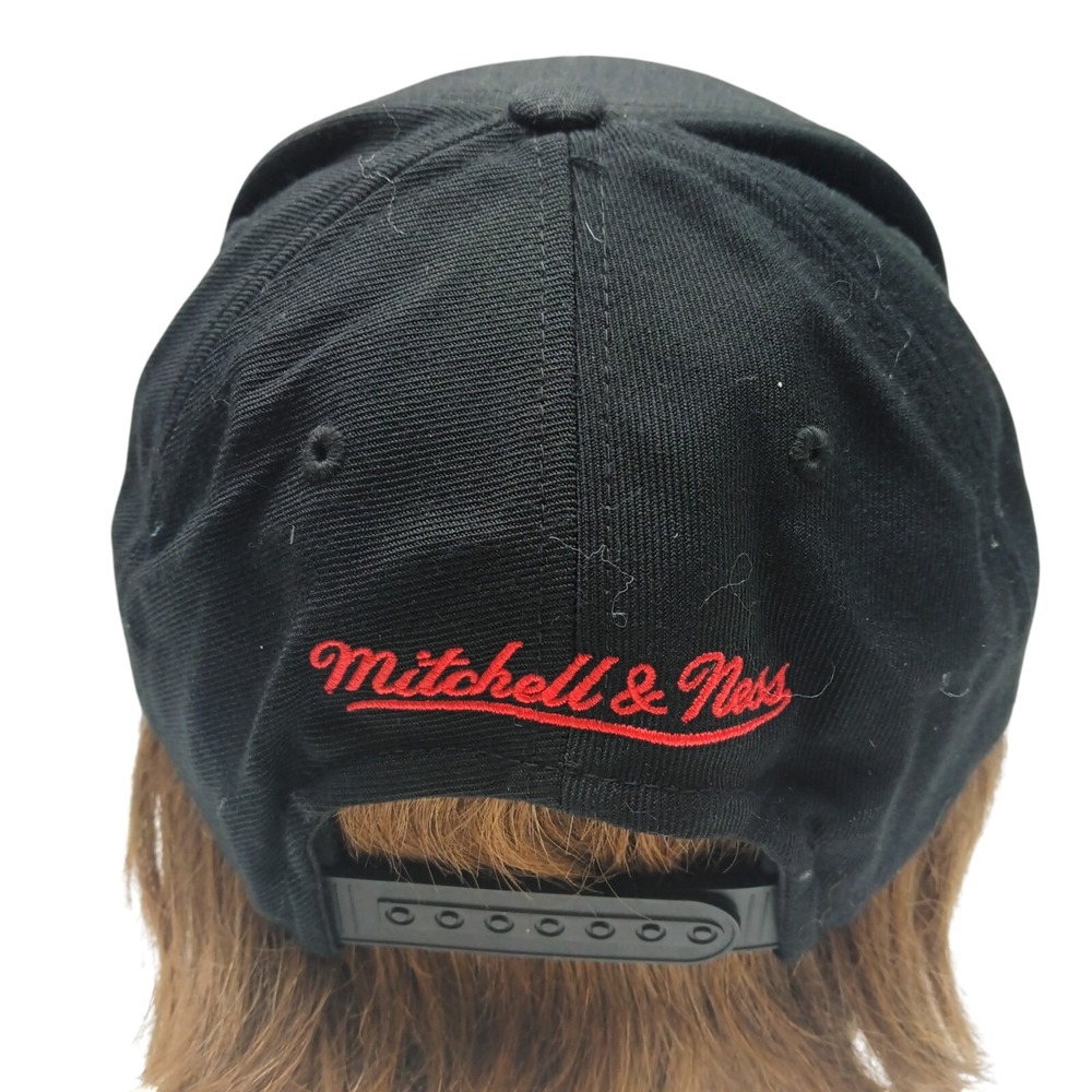 Chicago Bulls Mitchell & Ness Black Red‎ White Stars Snapback Cap Hat - Picture 3 of 3